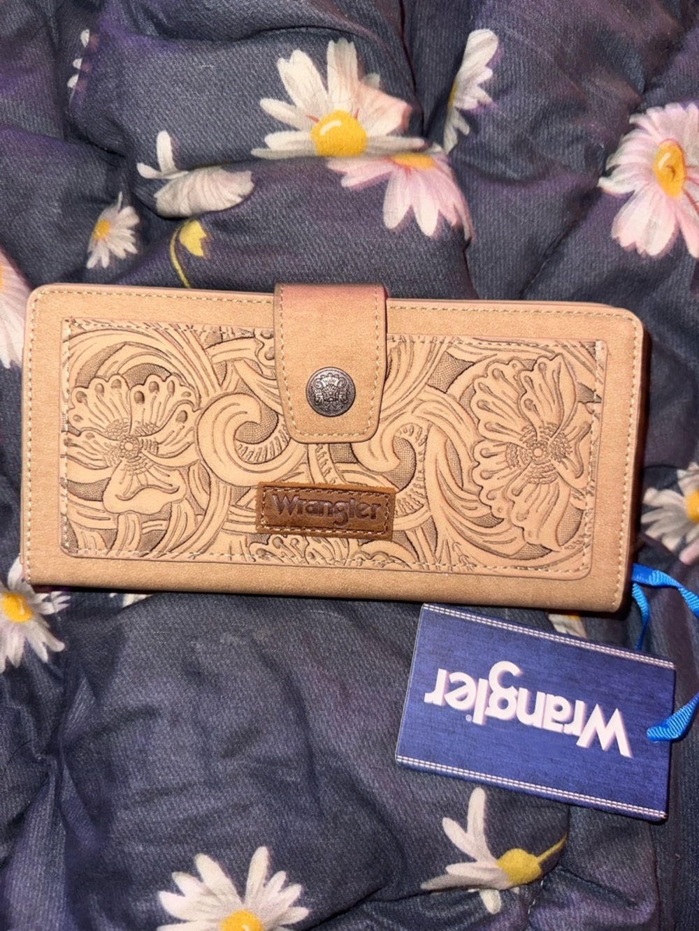 Wrangler Floral Tooled Leather Wallet in Tan